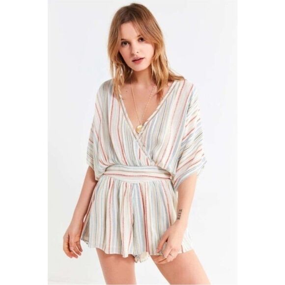 UO Urban Outfitters Striped Shorts Romper size M Great - Picture 1 of 9